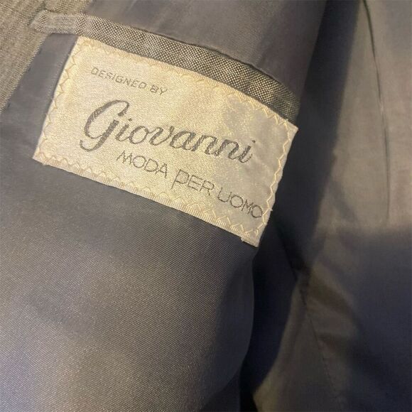 Giovanni Men's Gray 2 Piece Suit Size 46 Formal Double-Vented - Picture 3 of 16